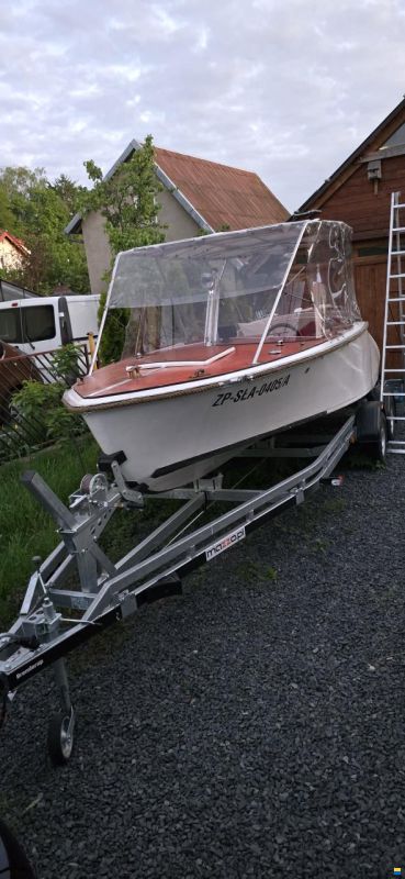 Classic Vintage Style Custom Motorboat