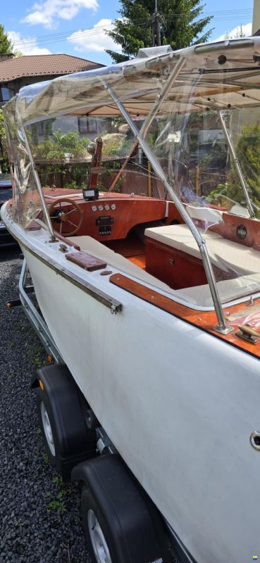 Classic Vintage Style Custom Motorboat