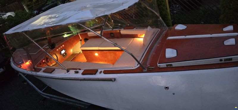 Classic Vintage Style Custom Motorboat