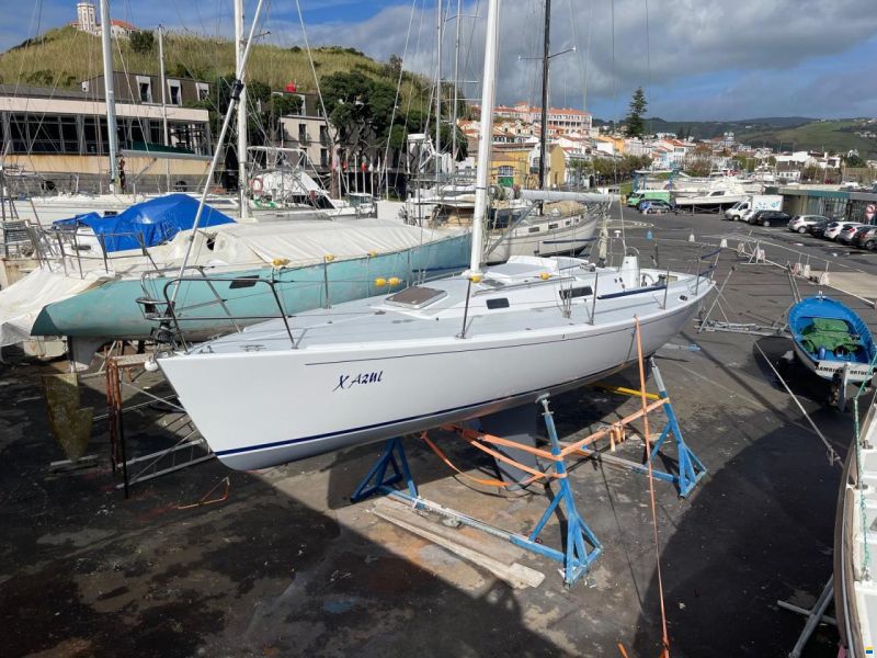 J Boats 105