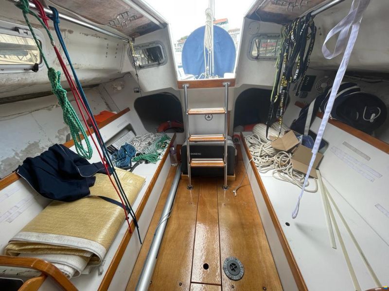 J Boats 105