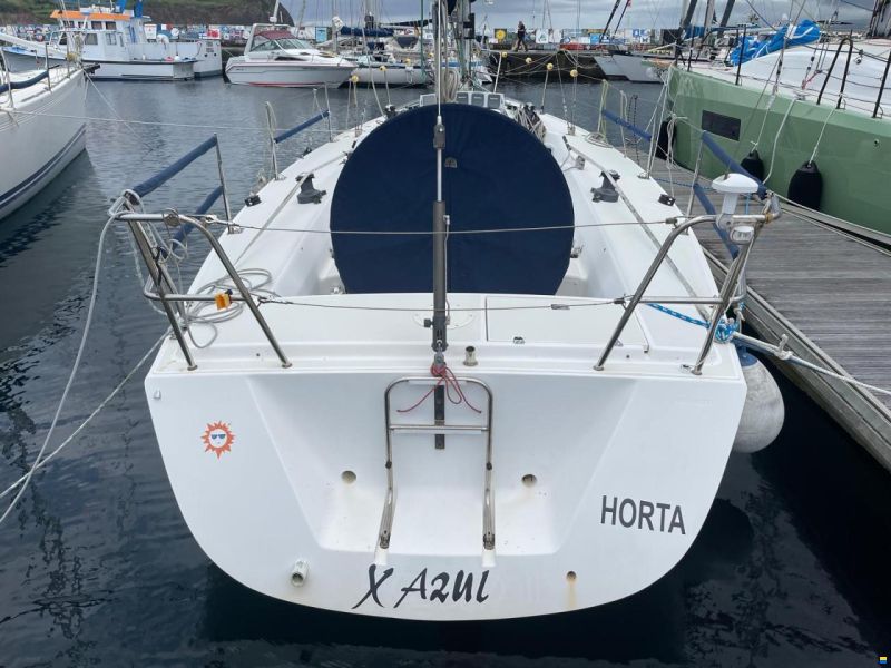 J Boats 105