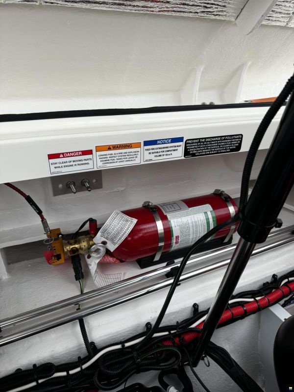 Sea Ray Sun Sport 250 SSE25E