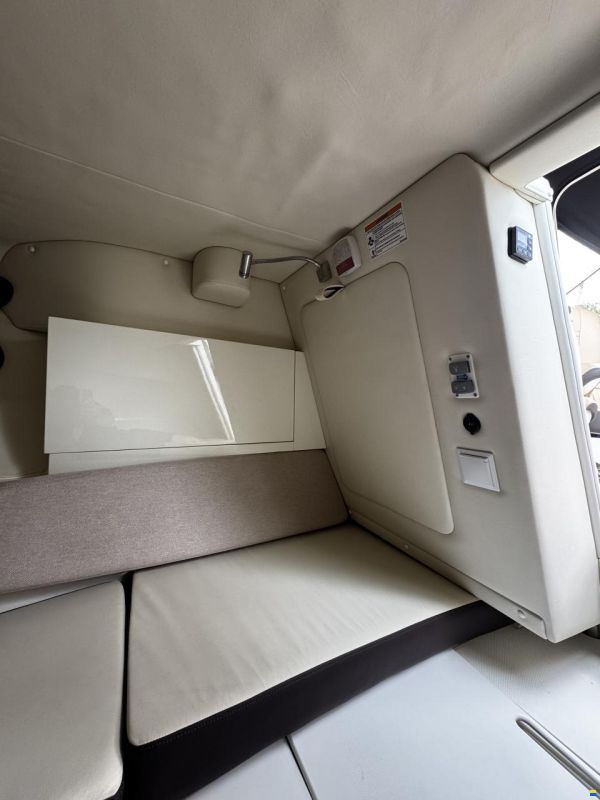 Sea Ray Sun Sport 250 SSE25E