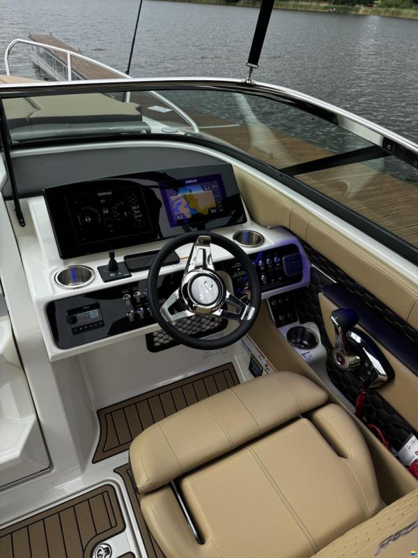 Sea Ray Sun Sport 250 SSE25E