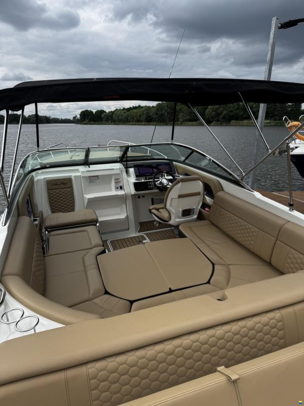 Sea Ray Sun Sport 250 SSE25E