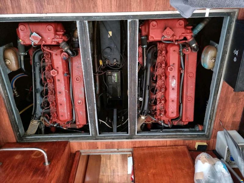 Chris Craft Express Cruiser 30