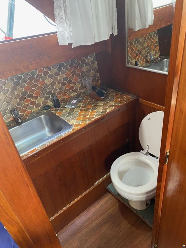 Chris Craft Express Cruiser 30