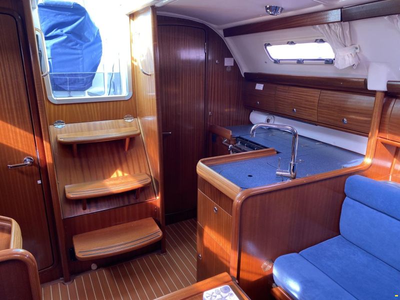 Bavaria 32