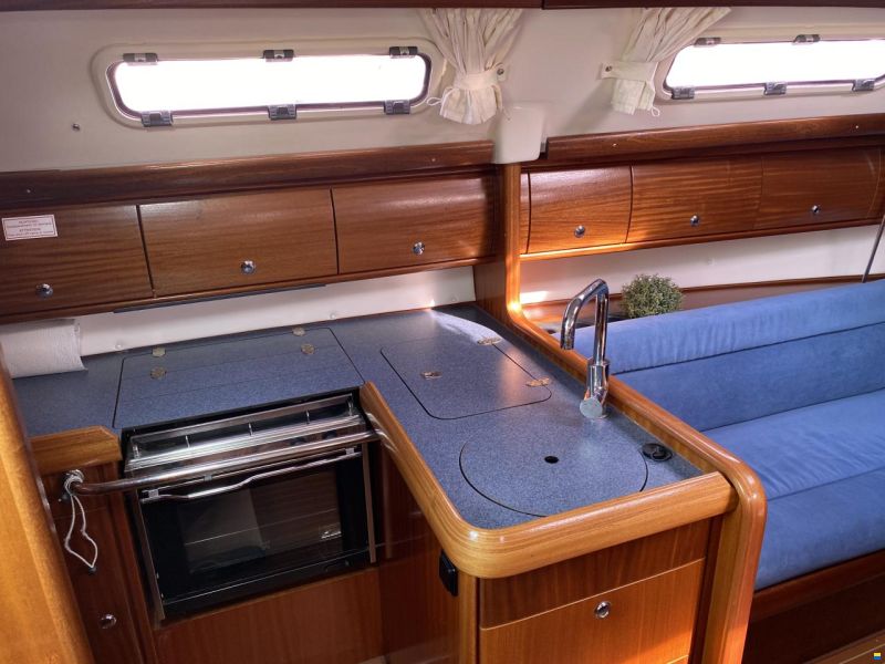 Bavaria 32