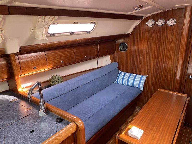 Bavaria 32