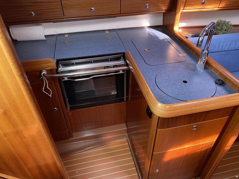 Bavaria 32