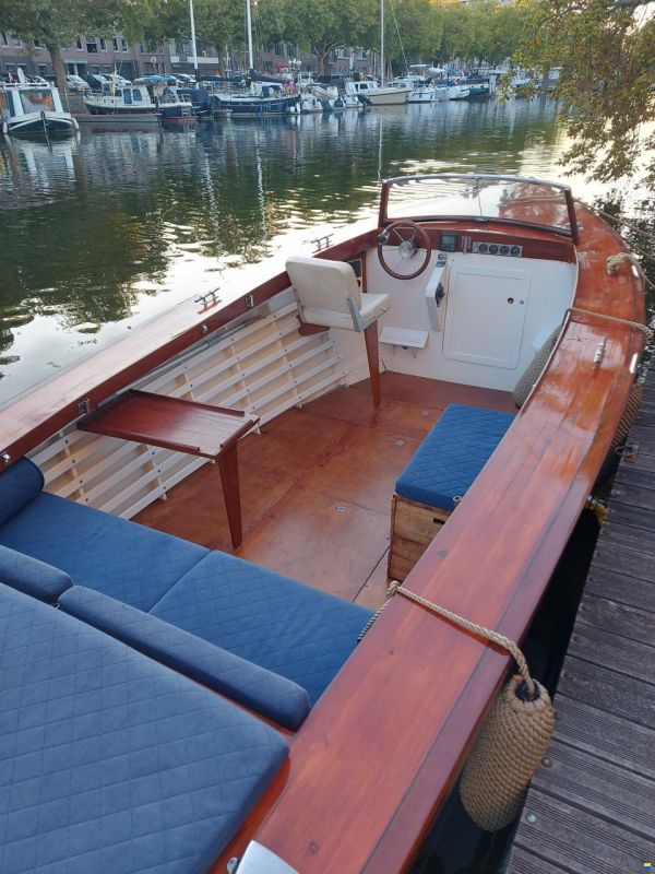 Open launch motorboot