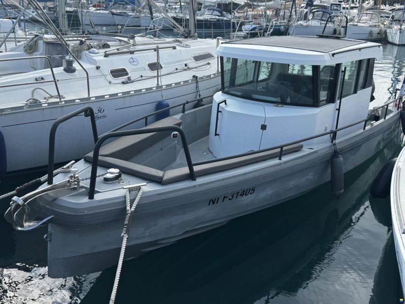 Axopar 28 Cabin R Limited Edition