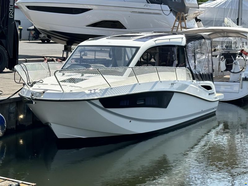 Quicksilver 755 Weekend