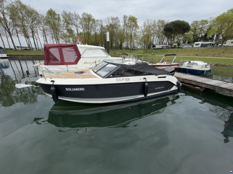 Quicksilver 675  Activ Cruiser