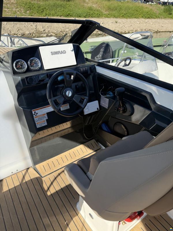 Quicksilver 675 Activ Cruiser