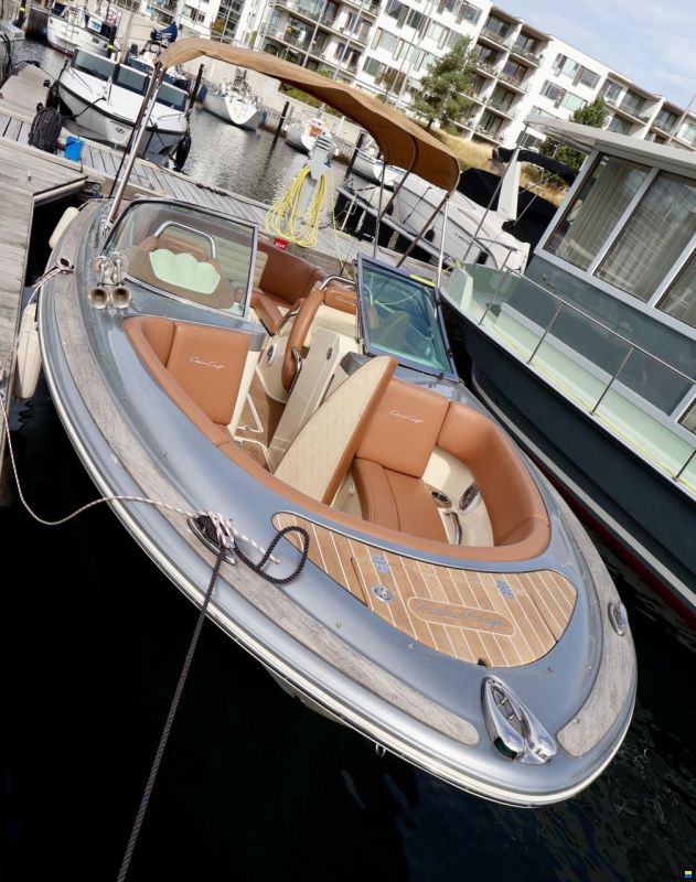 Chris Craft Launch 25