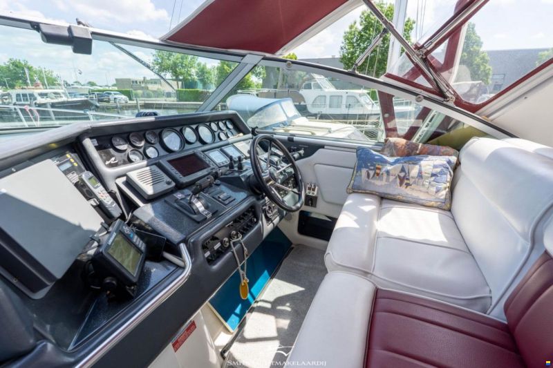 Sea Ray 370 Express Cruiser
