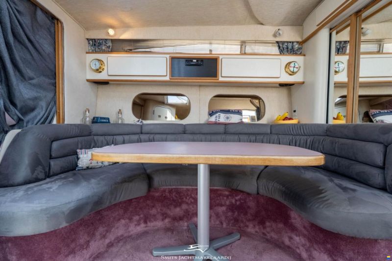 Sea Ray 370 Express Cruiser