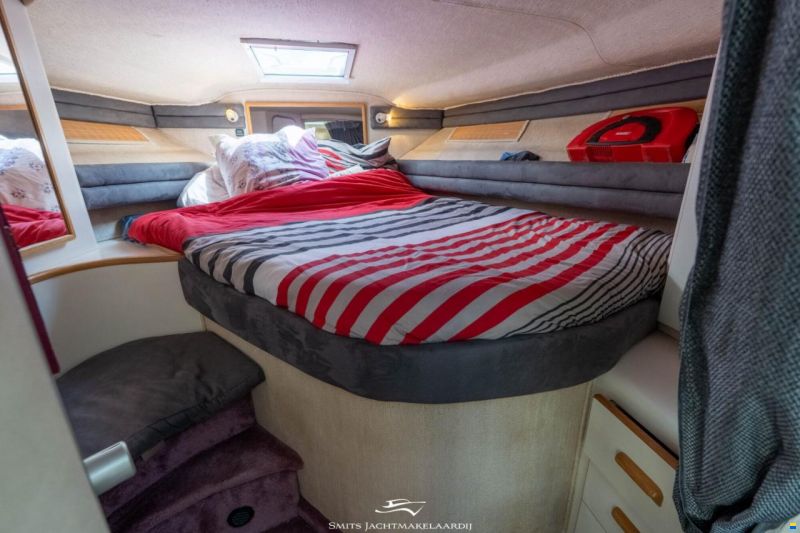 Sea Ray 370 Express Cruiser