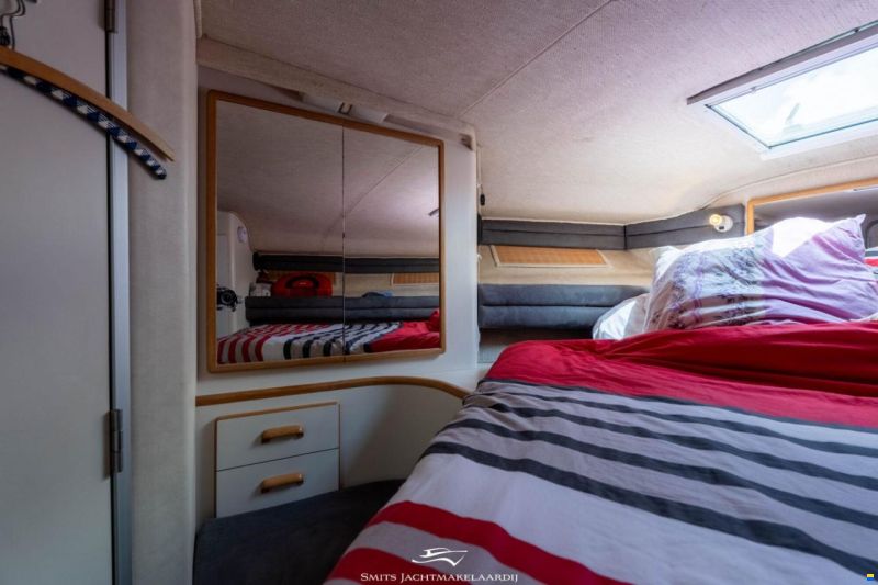 Sea Ray 370 Express Cruiser