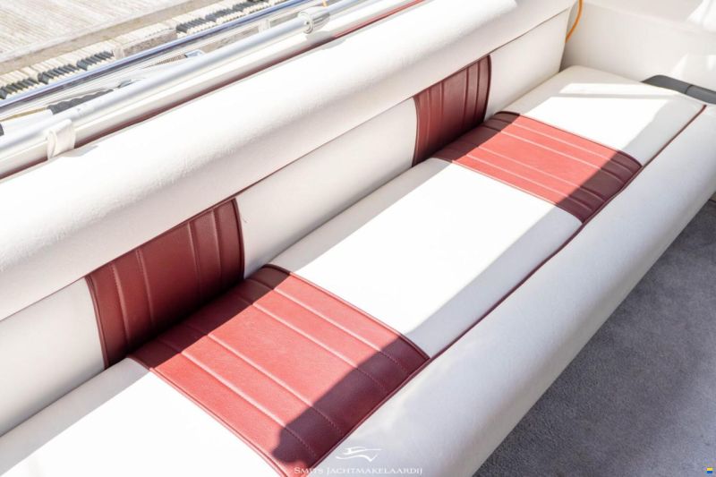 Sea Ray 370 Express Cruiser