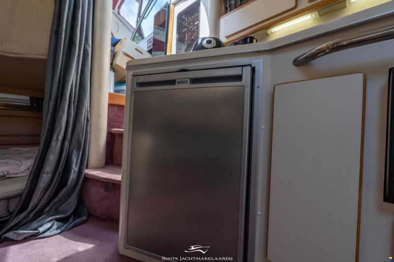 Sea Ray 370 Express Cruiser