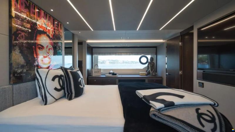 Sunseeker 76 Yacht