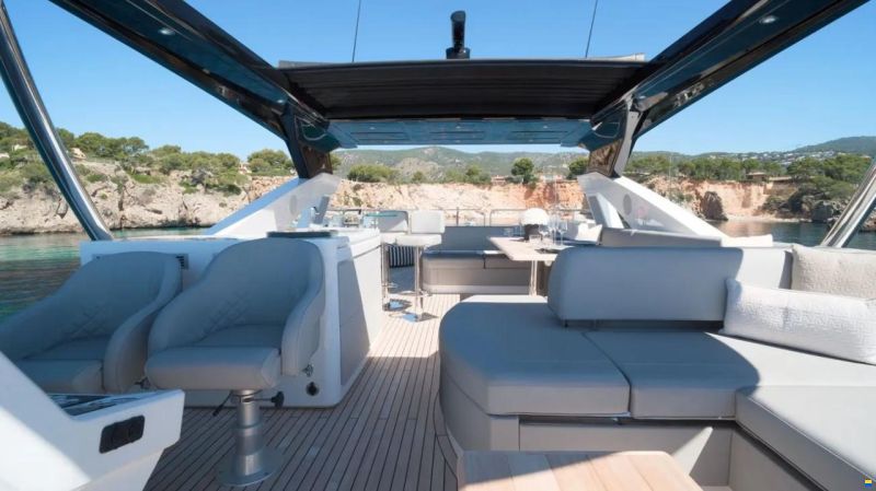 Sunseeker 76 Yacht