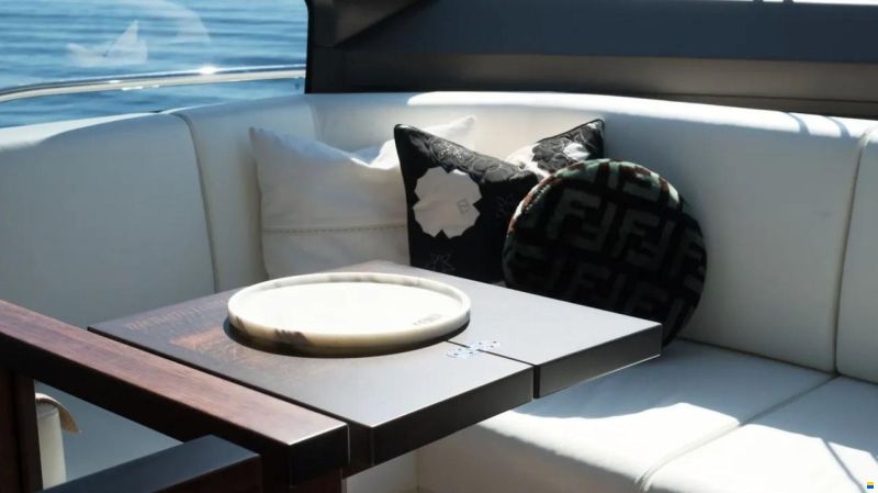 Sunseeker 76 Yacht