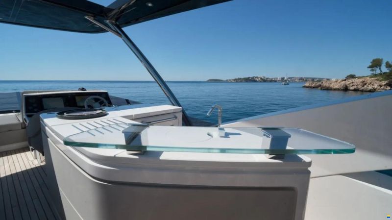 Sunseeker 76 Yacht