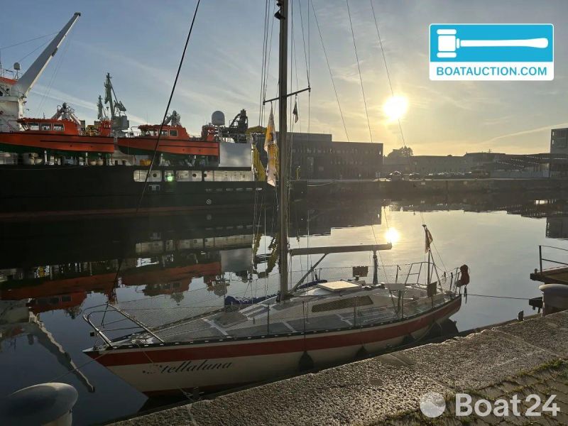 Helmsman 31