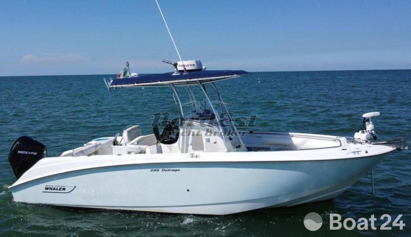 Boston Whaler 240 Outrage