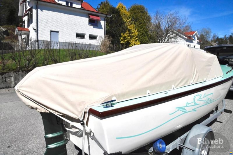 Alloy Yachts Realloy Pilen