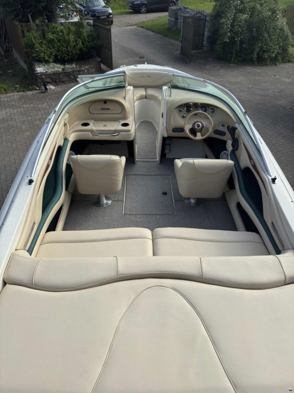 Sea Ray 210 Bowrider Signature