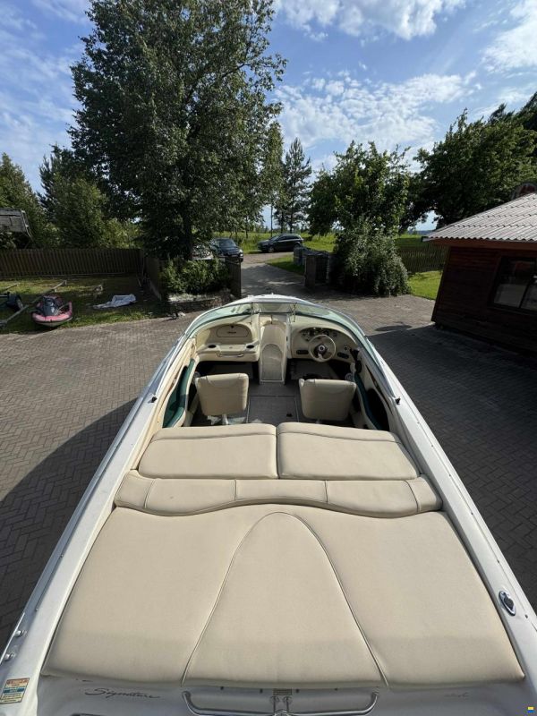 Sea Ray 210 Bowrider Signature