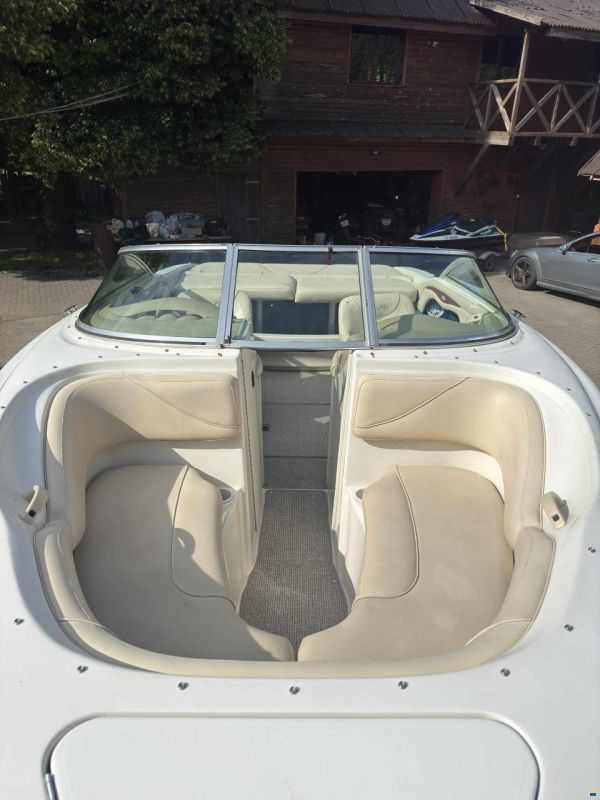 Sea Ray 210 Bowrider Signature