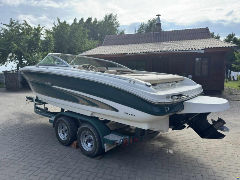 Sea Ray 210 Bowrider Signature