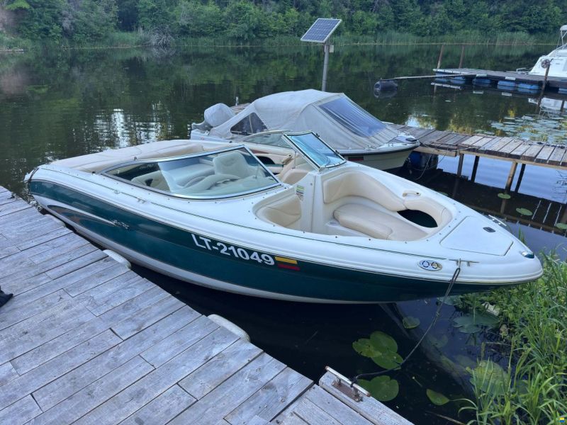 Sea Ray 210 Bowrider Signature