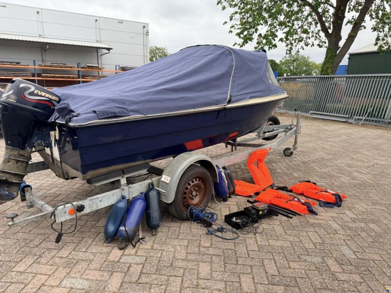 Onbekend Stabiele Motorboot Sloep