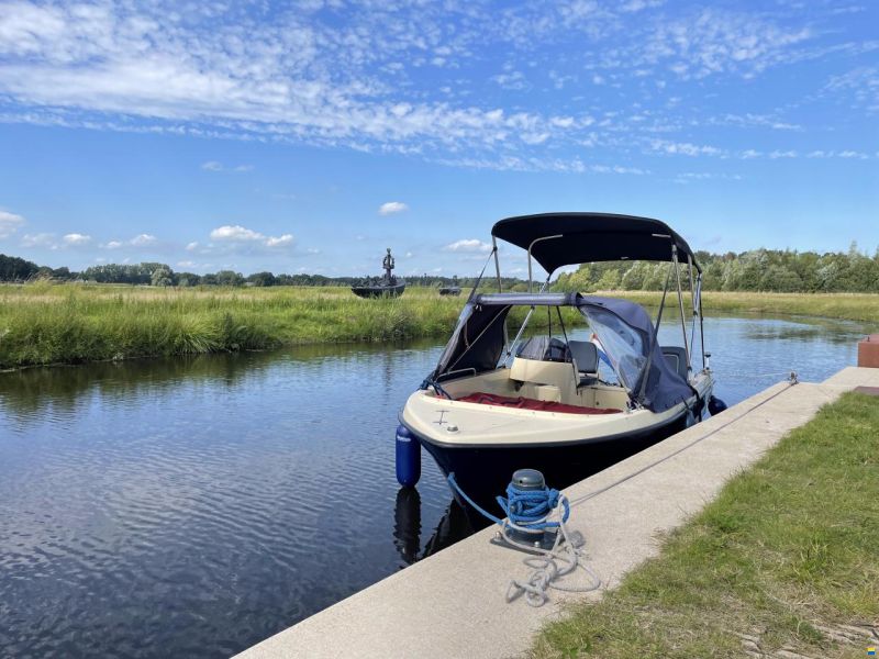 Onbekend Stabiele Motorboot Sloep