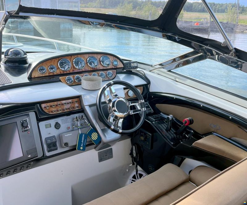 Cobalt 360 Performance Cruiser