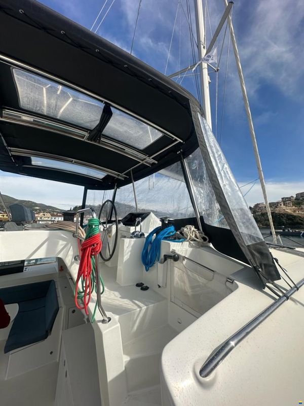 Lagoon 450F