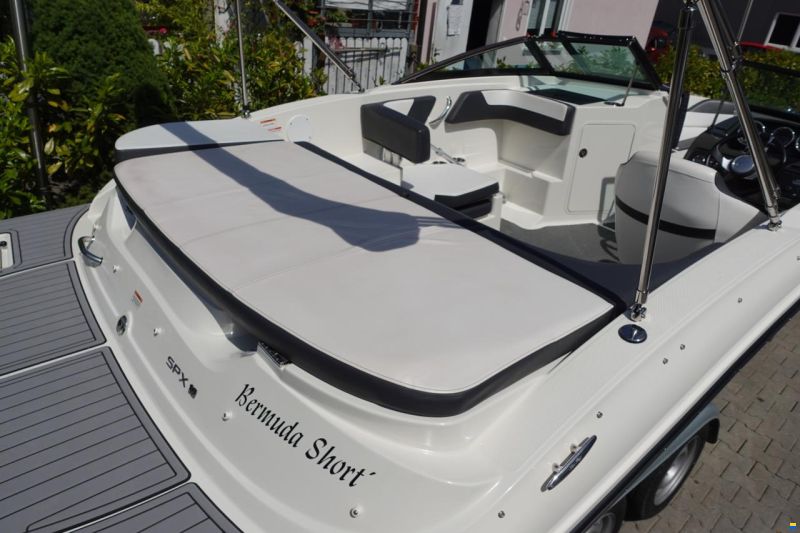 Sea Ray 190 SPXE & Trailer (1. Hand)