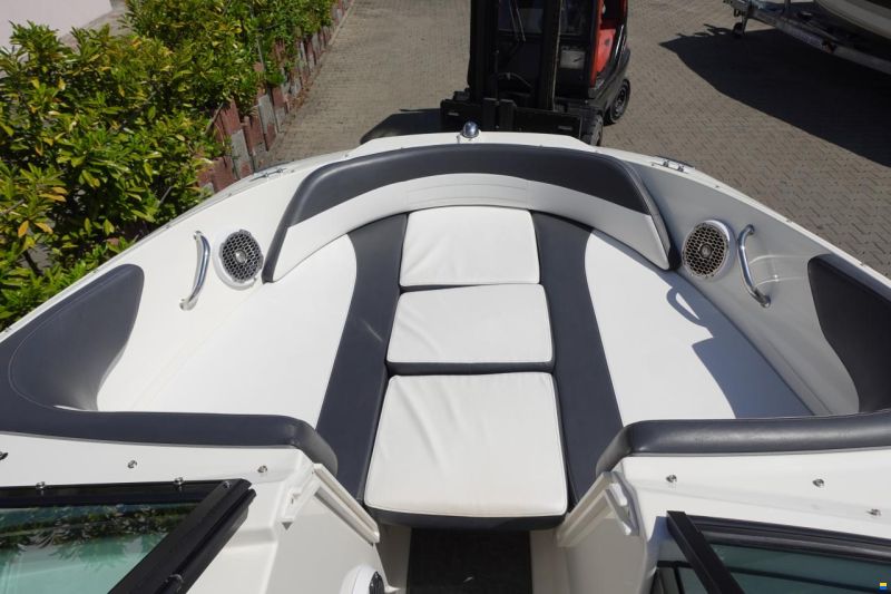 Sea Ray 190 SPXE & Trailer (1. Hand)