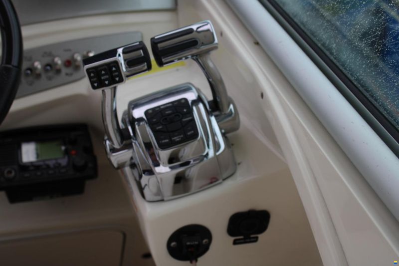 Sea Ray Sundancer 305 DA