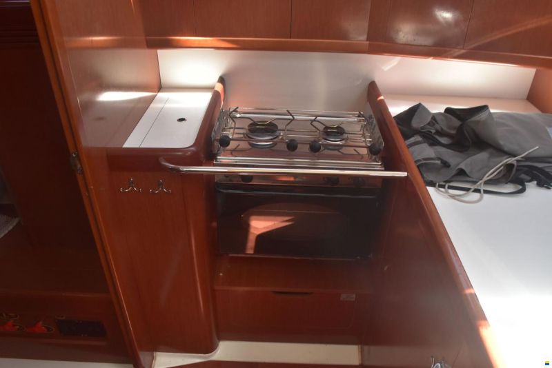 Beneteau Oceanis 37