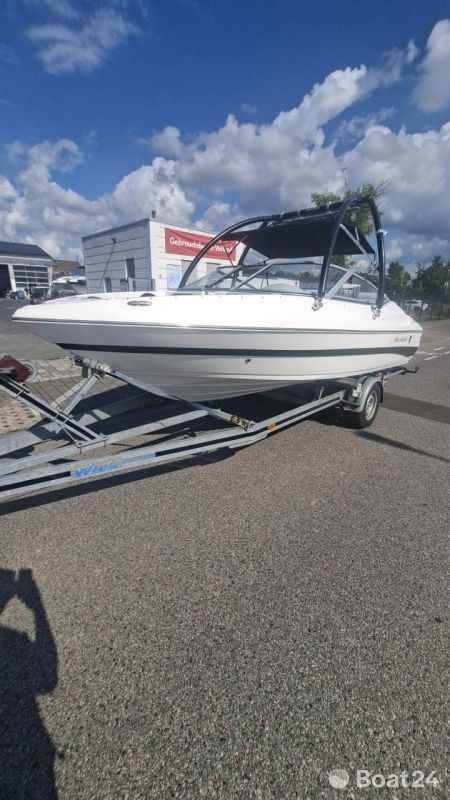 Mariah SX18 MIT WAKEBOARDTOWER, TRAILER