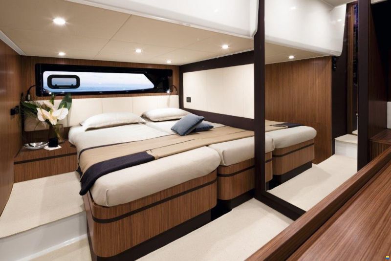Azimut Atlantis 43
